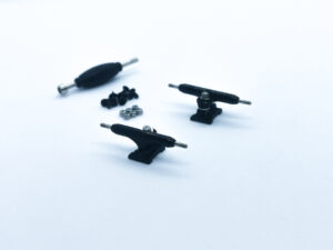 product picture of black fingerboard trucks 32mm